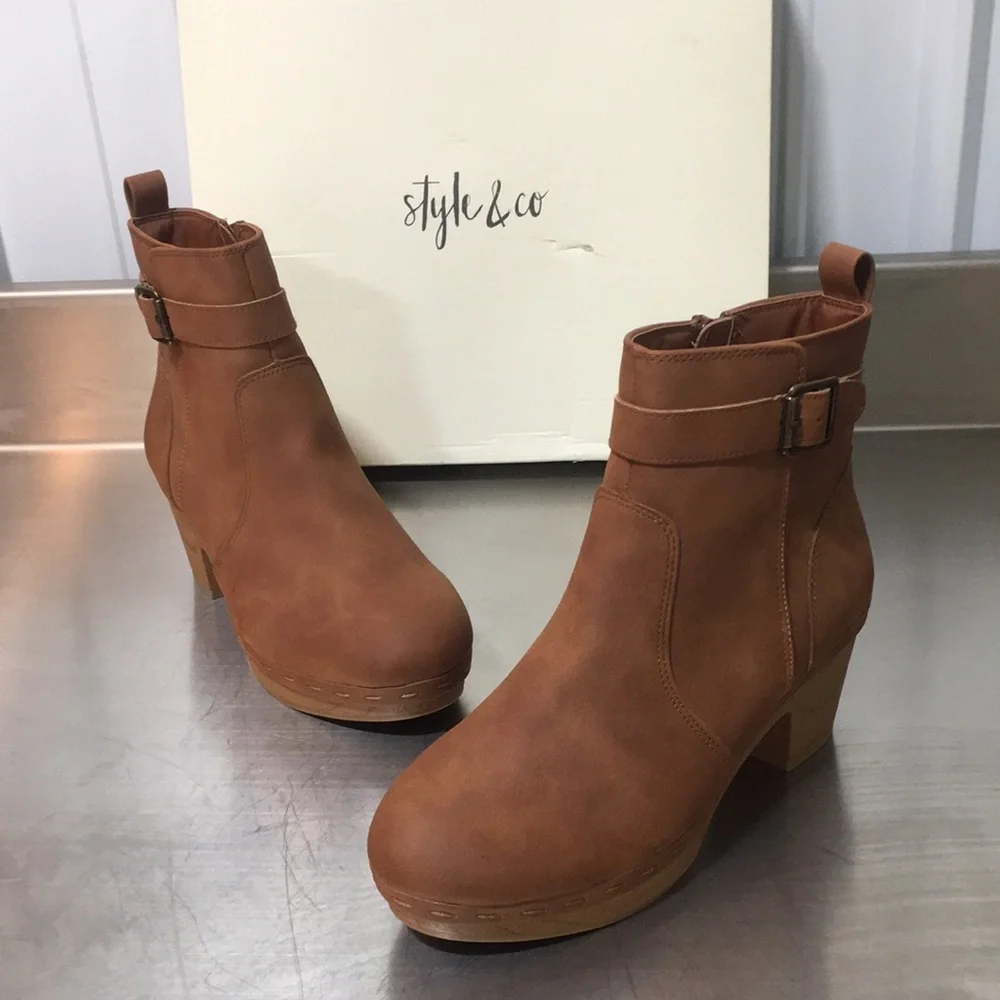 New WB Woman’s Style & Co. Women's Brown Ankle Boots